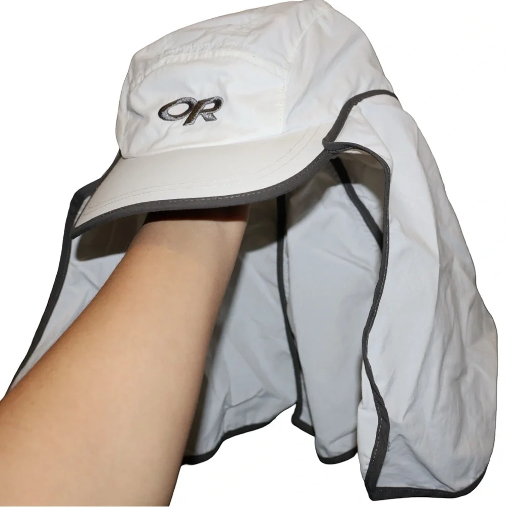Outdoor Research white Sun Hat with Black Trim baby 1-3‎ years